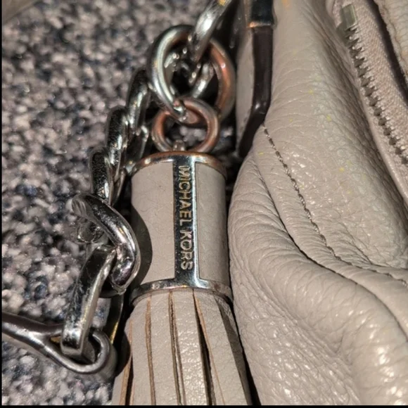 Michael Kors Taupe Pebble Leather Adjustable Chain Strap Crossbody Versatile Bag - Picture 3 of 9